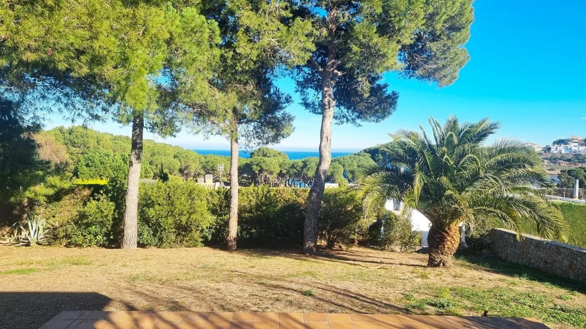 Stylish And Tranquil Villa For 8 People L' Escala
